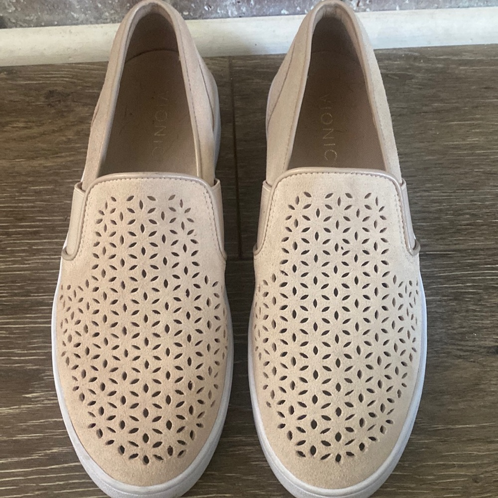 Used vionic shoes